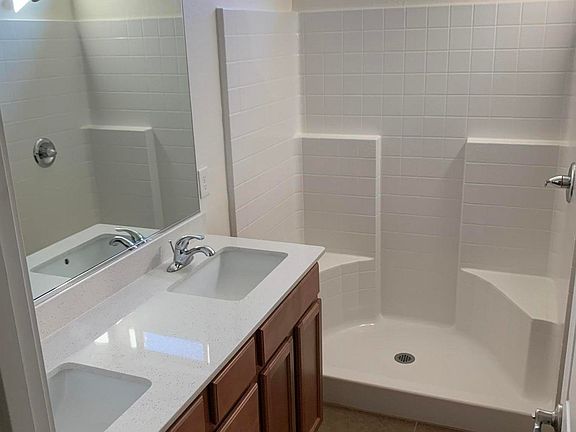 4th image of 1705 Mariposa Dr