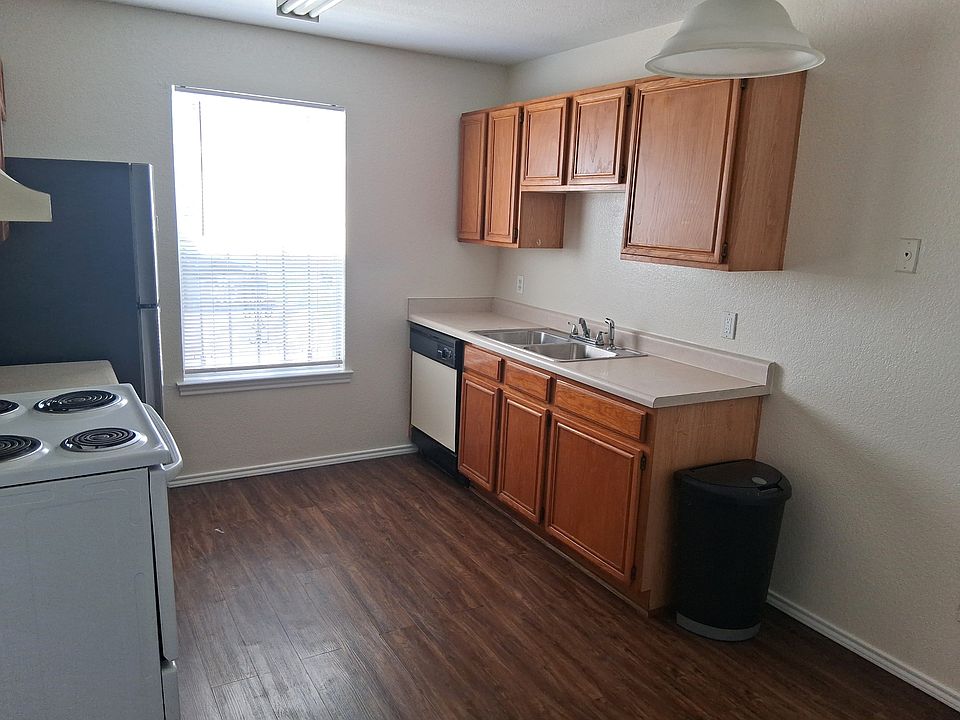 Kitchen (2)