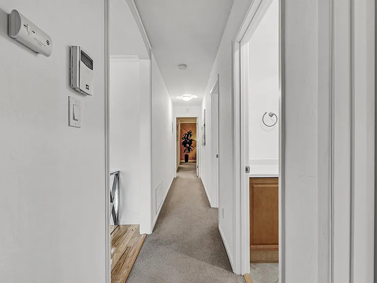 1120 Hollywood Ave #1 — Photo 22