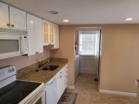 Kitchen leading to Laundry Rm