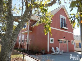1611 Pinfish Ln, Carolina Beach, NC 28428