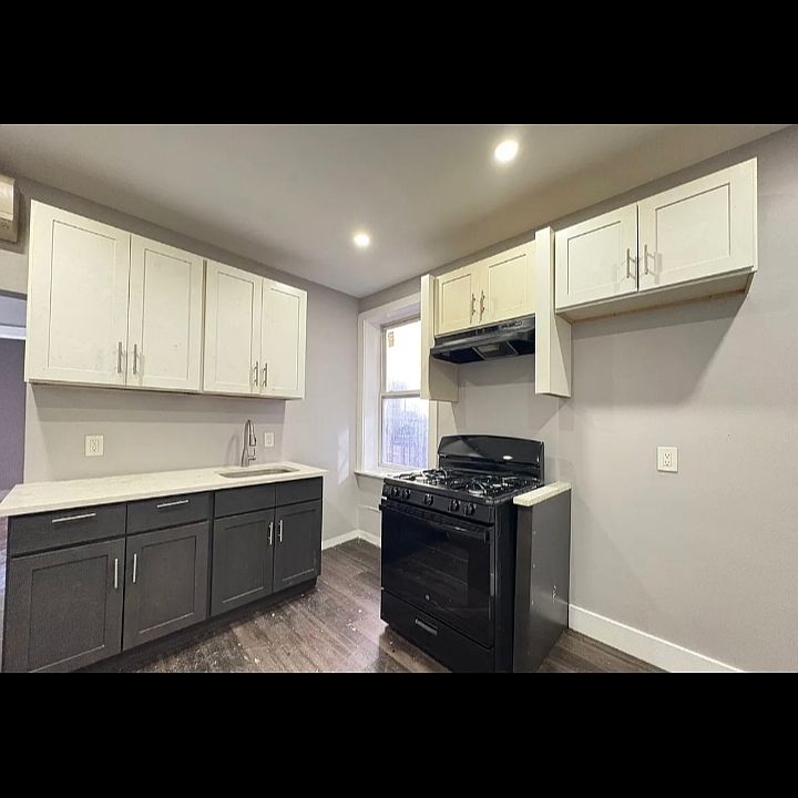 1st image of 10 Bergen Ave #23