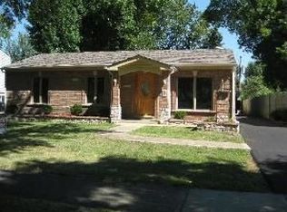 627 Parkside Ave, West Chicago, IL 60185