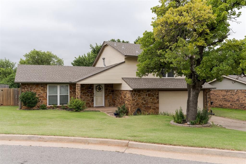 3809 NE 141st Cir, Edmond, OK - View 2