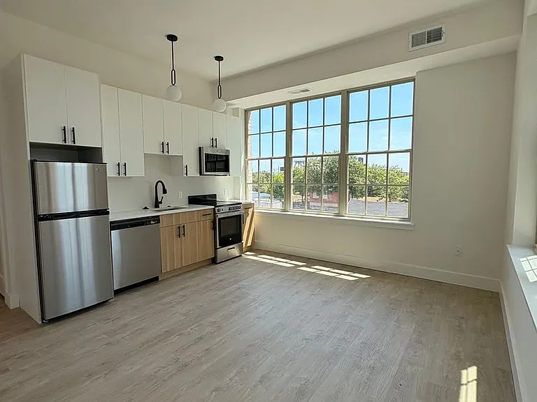 Wood Street Lofts — Photo 32