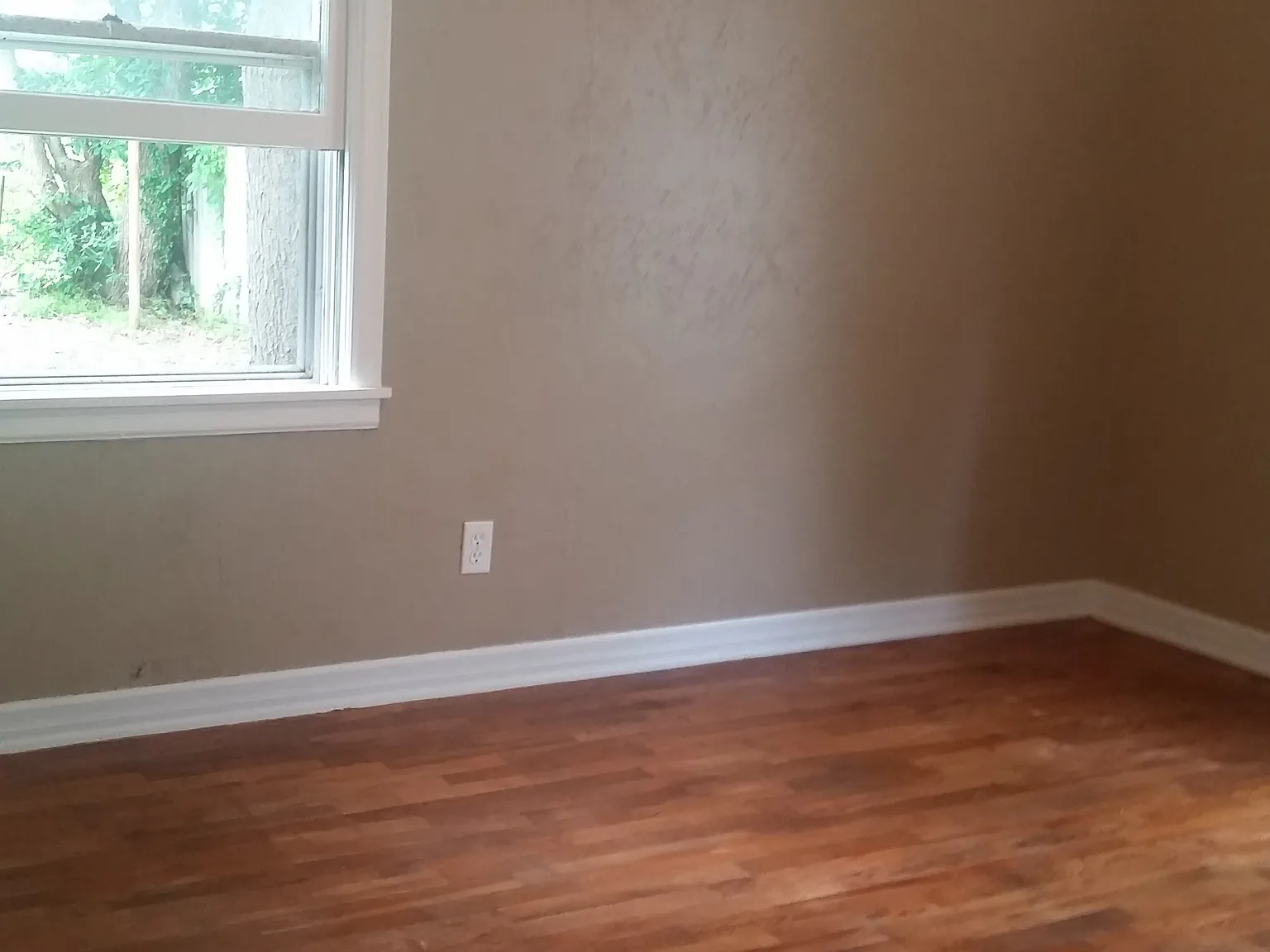 510 Coyne St — Photo 3