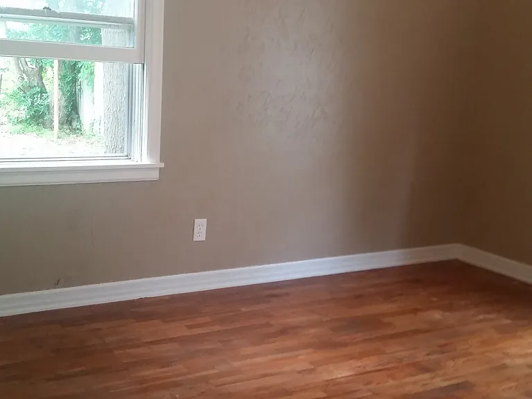 510 Coyne St — Photo 3