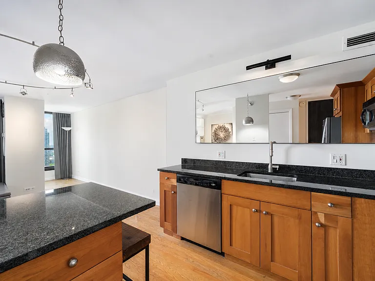 1030 N State St #28M — Photo 8