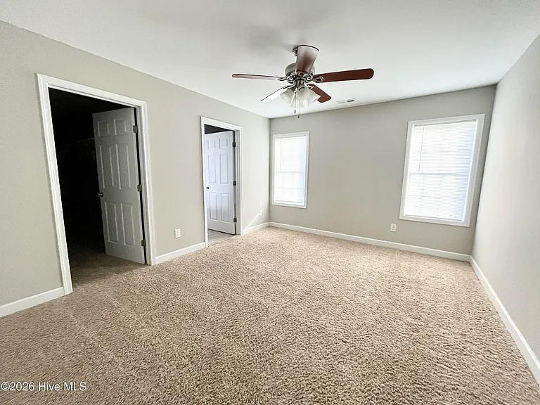 108 Oakwood Dr — Photo 7