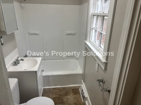 203 Parkwood Ave, Winston Salem, NC 27105