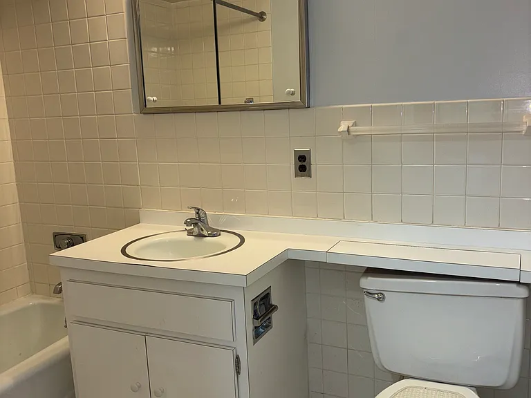 164 Union St #2E — Photo 24