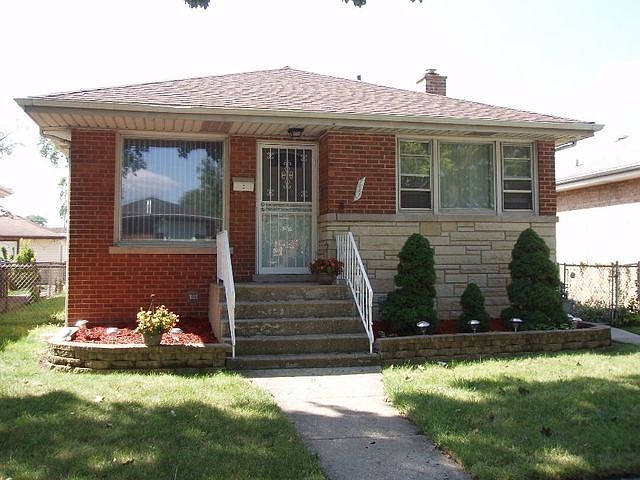 1st image of 130 Hyde Park Ave