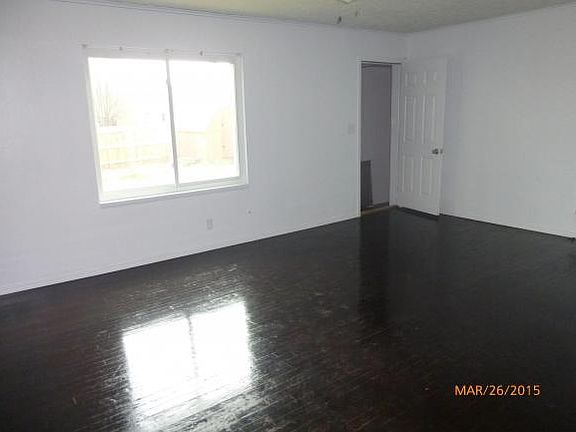 3rd image of 202 Davis Blvd