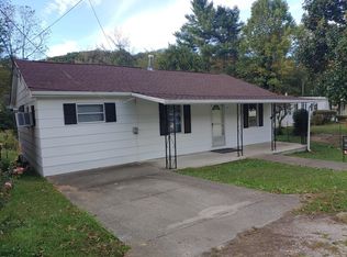 29 Bowling St, Manchester, KY 40962