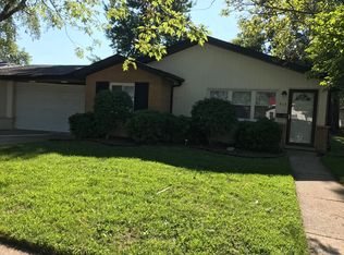 913 160th Pl, Calumet City, IL 60409