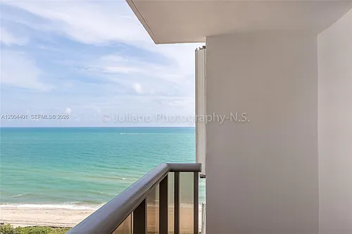 6039 Collins Ave #1415 Photo 1