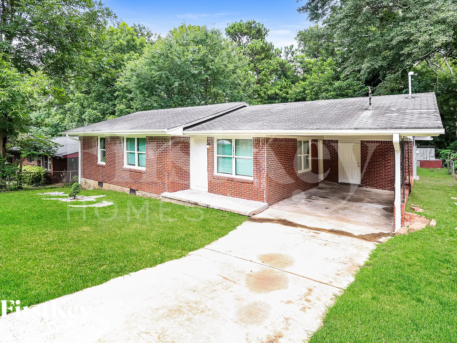 3 bed, 1.0 bath, 1294 sqft, $2,100 — Photo 2