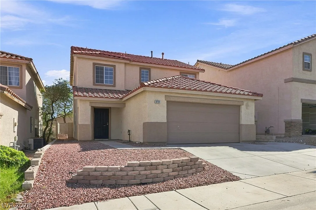 4 bed, 2.5 bath, 1784 sqft, $2,350 — Photo 2