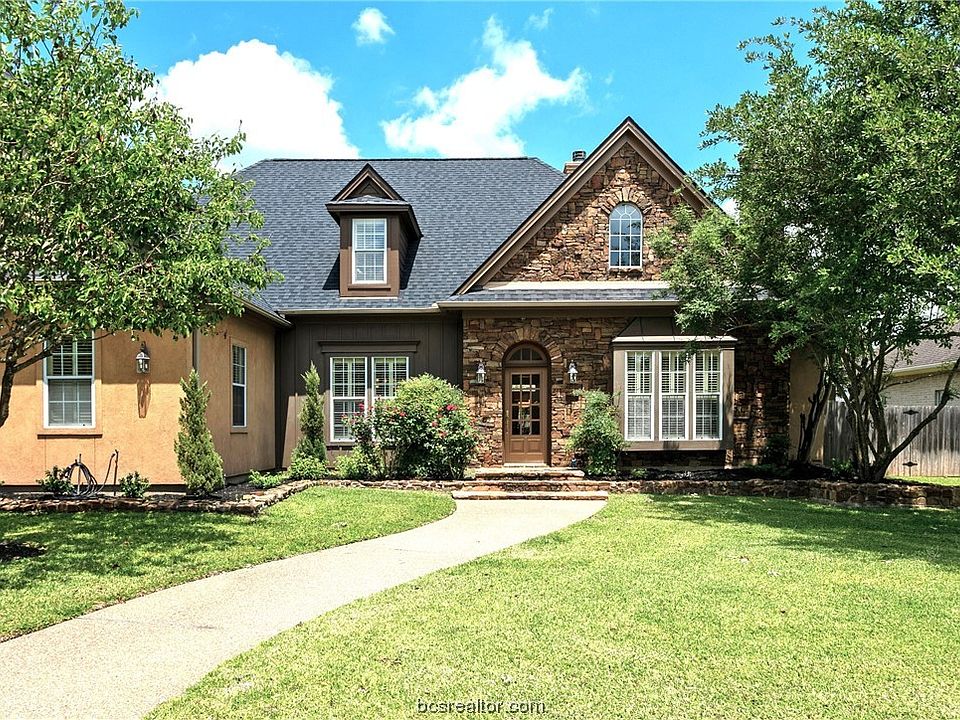 1st image of 731 Royal Adelade Dr