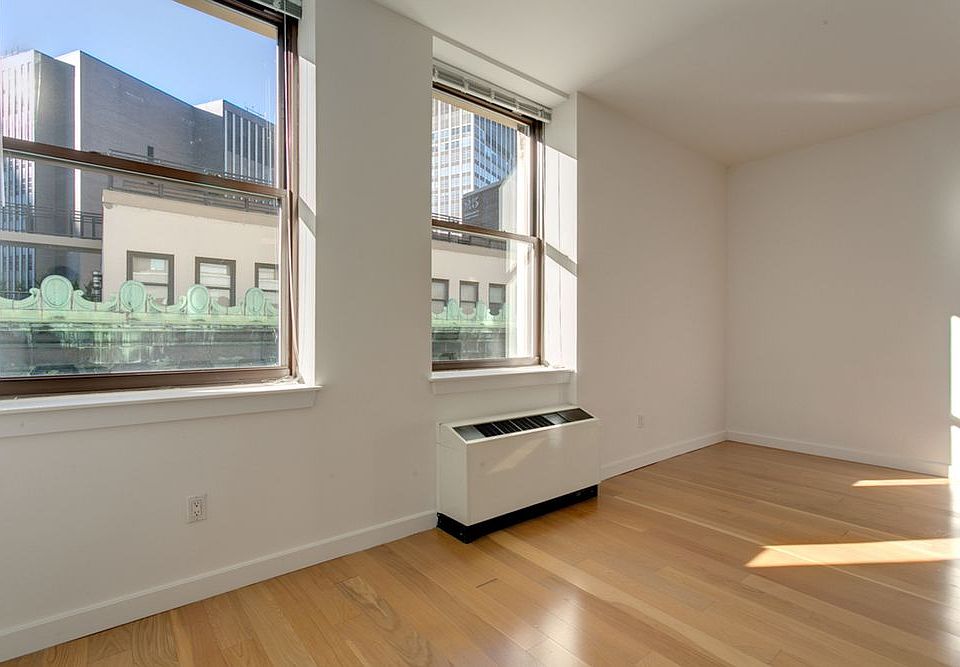 1st image of 37 Wall St APT 18R