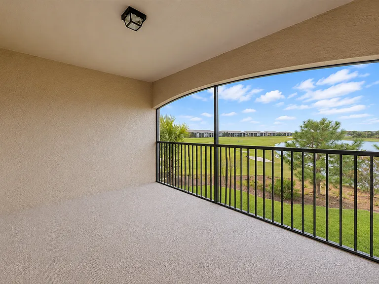 5634 Palmer Cir #201 — Photo 2