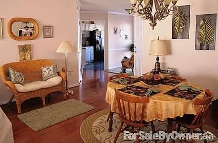 Dining toward kitchen