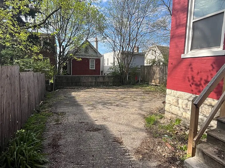 235 Emming St — Photo 27