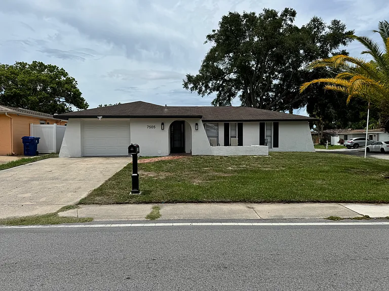 7505 San Miguel Dr — Photo 1