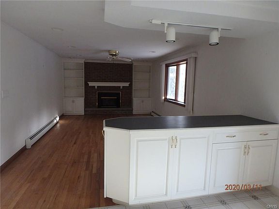 4th image of 25 Heritage Cir