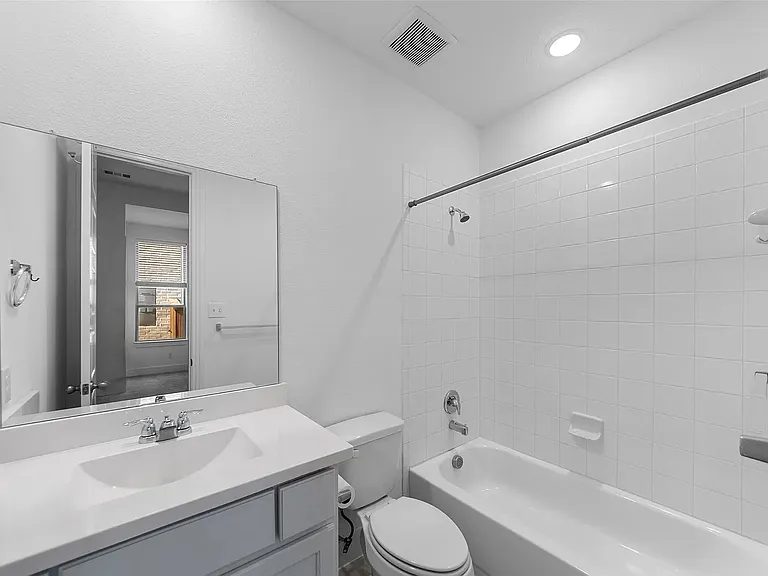 2025 Saint Andrews Dr — Photo 24