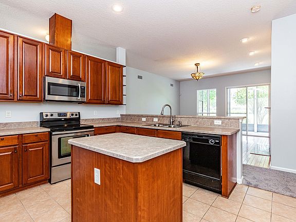 4th image of 1205 Belhaven Ln