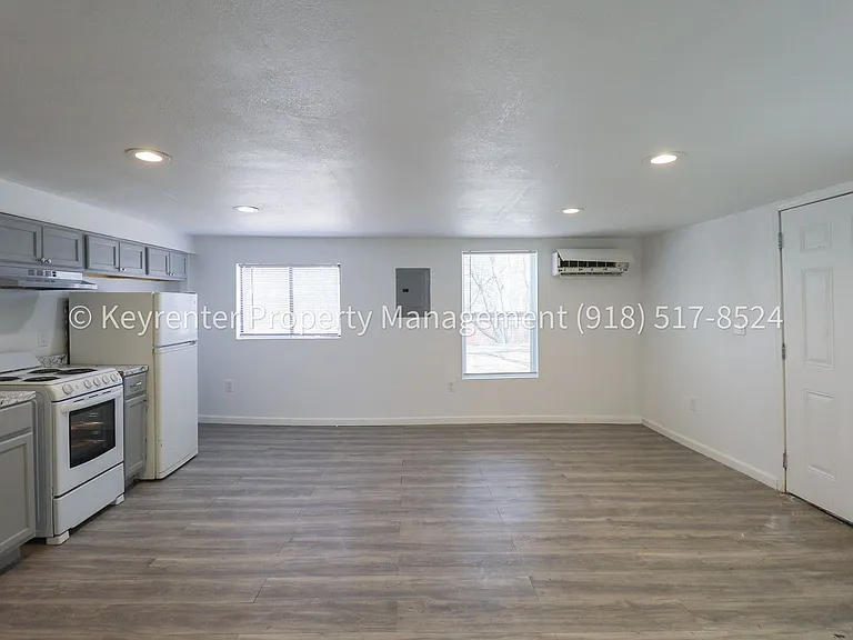 732 N Victor Ave — Photo 22