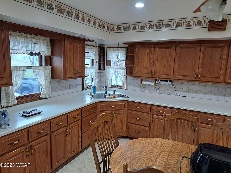 2nd image of 9146 Middle Point Rd