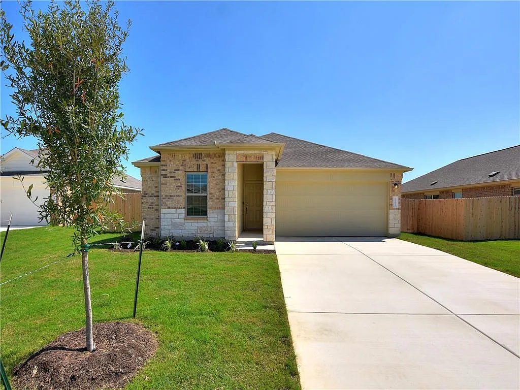 3 bed, 2.0 bath, 1312 sqft, $1,995 — Photo 1