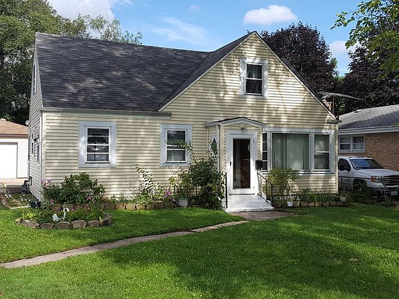 2nd image of 2835 Pearl Ave