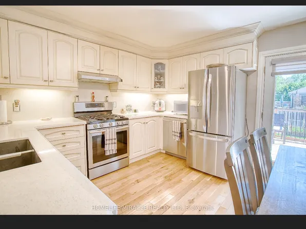 117 62nd St S, Wasaga Beach, ON L9Z 2Z4