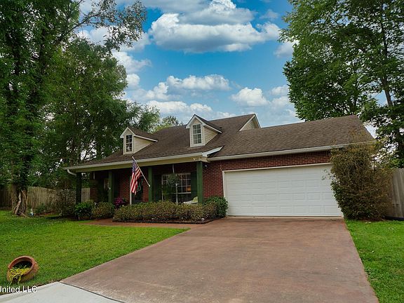 3rd image of 408 Green Tree Pl