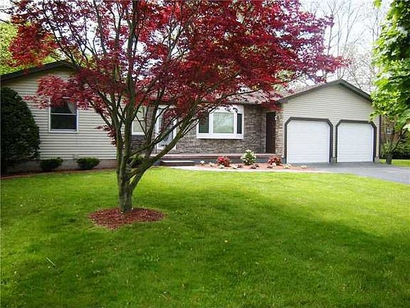 3rd image of 2471 Westside Dr