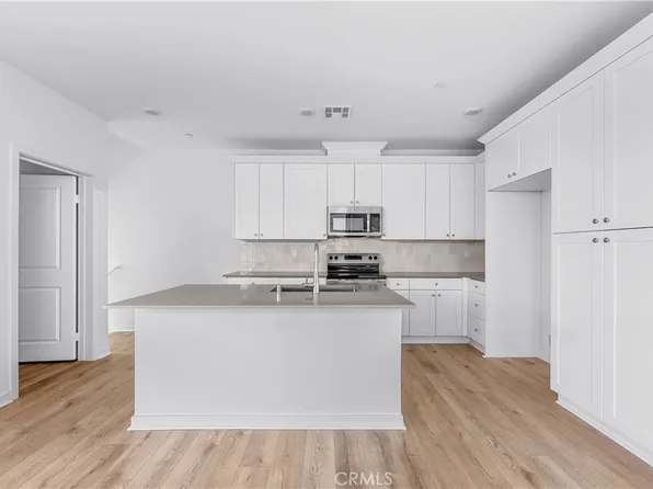 9421 1/2 N Sepulveda Blvd #6, North Hills, CA 91343