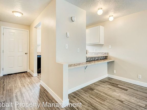 3rd image of 525 NW 9th St APT 3