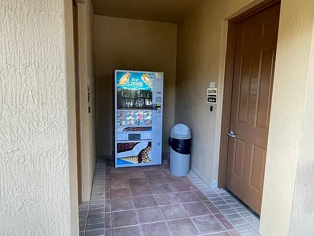 402 Villa Cir #402 — Photo 27