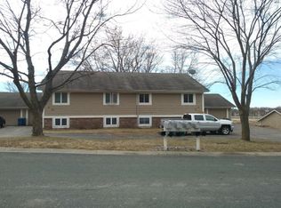 15 Somerset Dr, Waconia, MN 55387