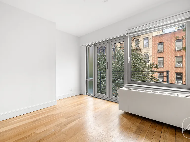 636 E 11th St #4G — Photo 6