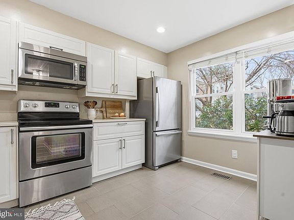 2nd image of 11719 Summer Oak Dr