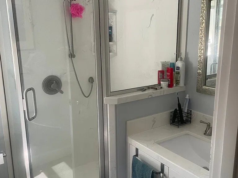 657 Siskiyou Blvd #1 — Photo 6