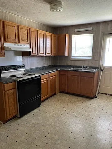 410B Lucky Debonair Dr — Photo 2