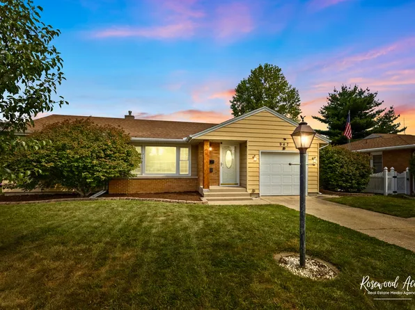 947 Hawthorne Ln, Kankakee, IL 60901