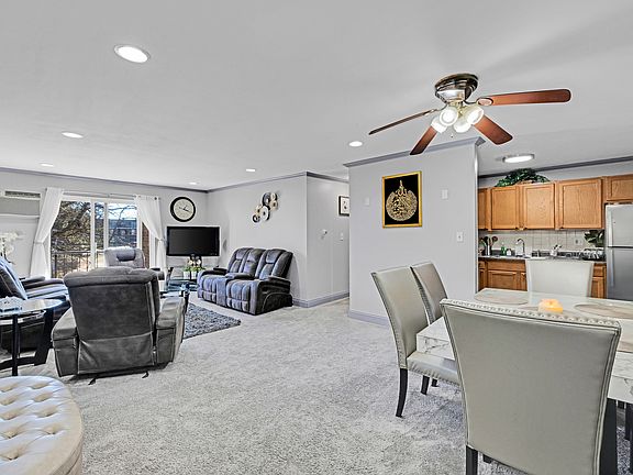 2nd image of 585 Heritage Dr APT 201