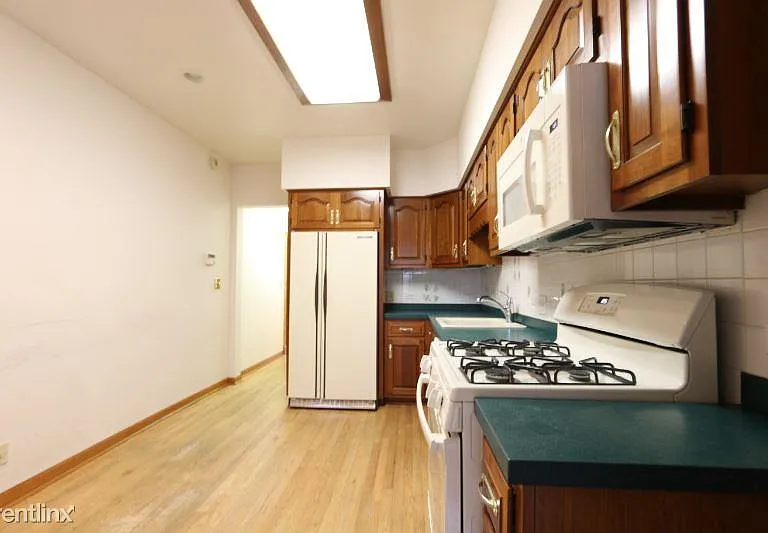 1257 W Flournoy St #2F — Photo 10