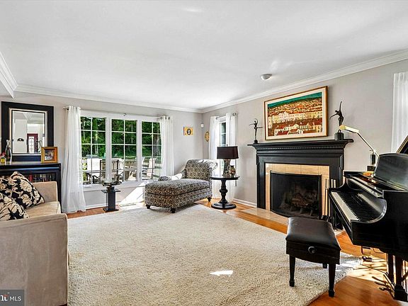 3rd image of 234 Trianon Ln